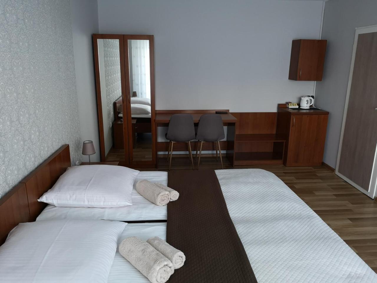 Goscinne O-es-ha Gyvenimas sodyboje Warsaw